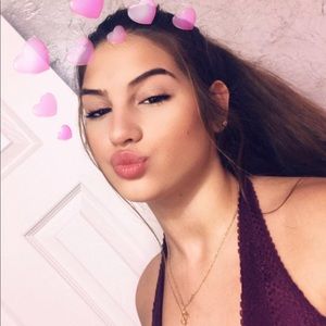 Meet your Posher, Adriana